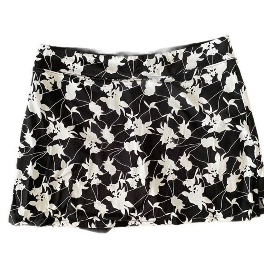 Colorado Clothing by Tranquility Skort - M black ,white , polyester spandex